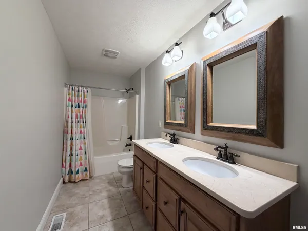 $535,000 | 6409 West Hazel Nut Drive, Edwards, IL 61528