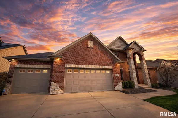 $535,000 | 6409 West Hazel Nut Drive, Edwards, IL 61528