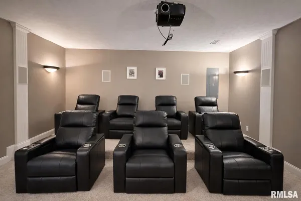 $535,000 | 6409 West Hazel Nut Drive, Edwards, IL 61528