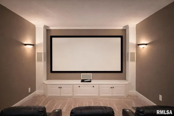 $535,000 | 6409 West Hazel Nut Drive, Edwards, IL 61528