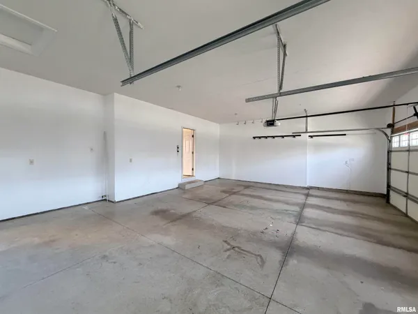 $535,000 | 6409 West Hazel Nut Drive, Edwards, IL 61528