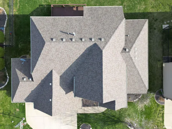 $535,000 | 6409 West Hazel Nut Drive, Edwards, IL 61528