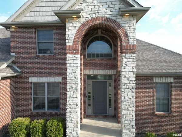 $535,000 | 6409 West Hazel Nut Drive, Edwards, IL 61528