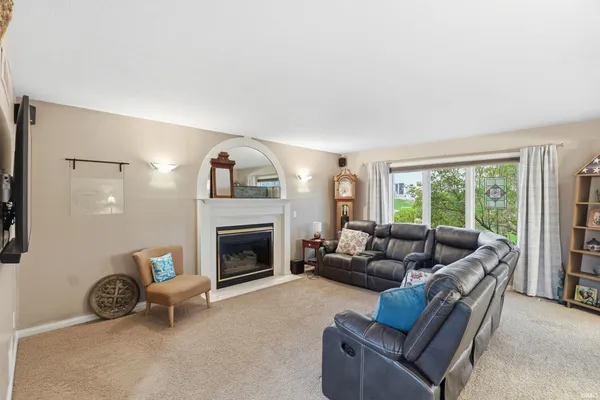 $444,900 | 6815 Mapleton Drive, Fort Wayne, IN 46845