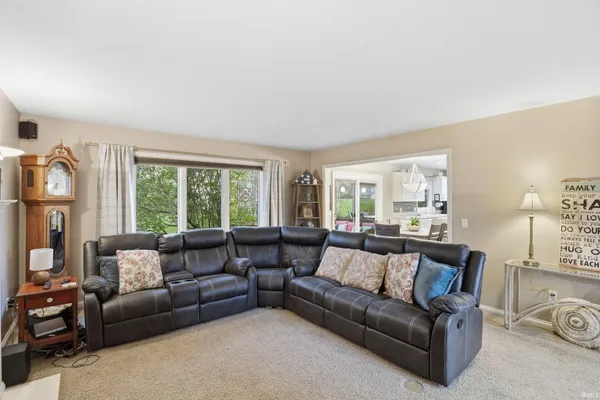 $444,900 | 6815 Mapleton Drive, Fort Wayne, IN 46845