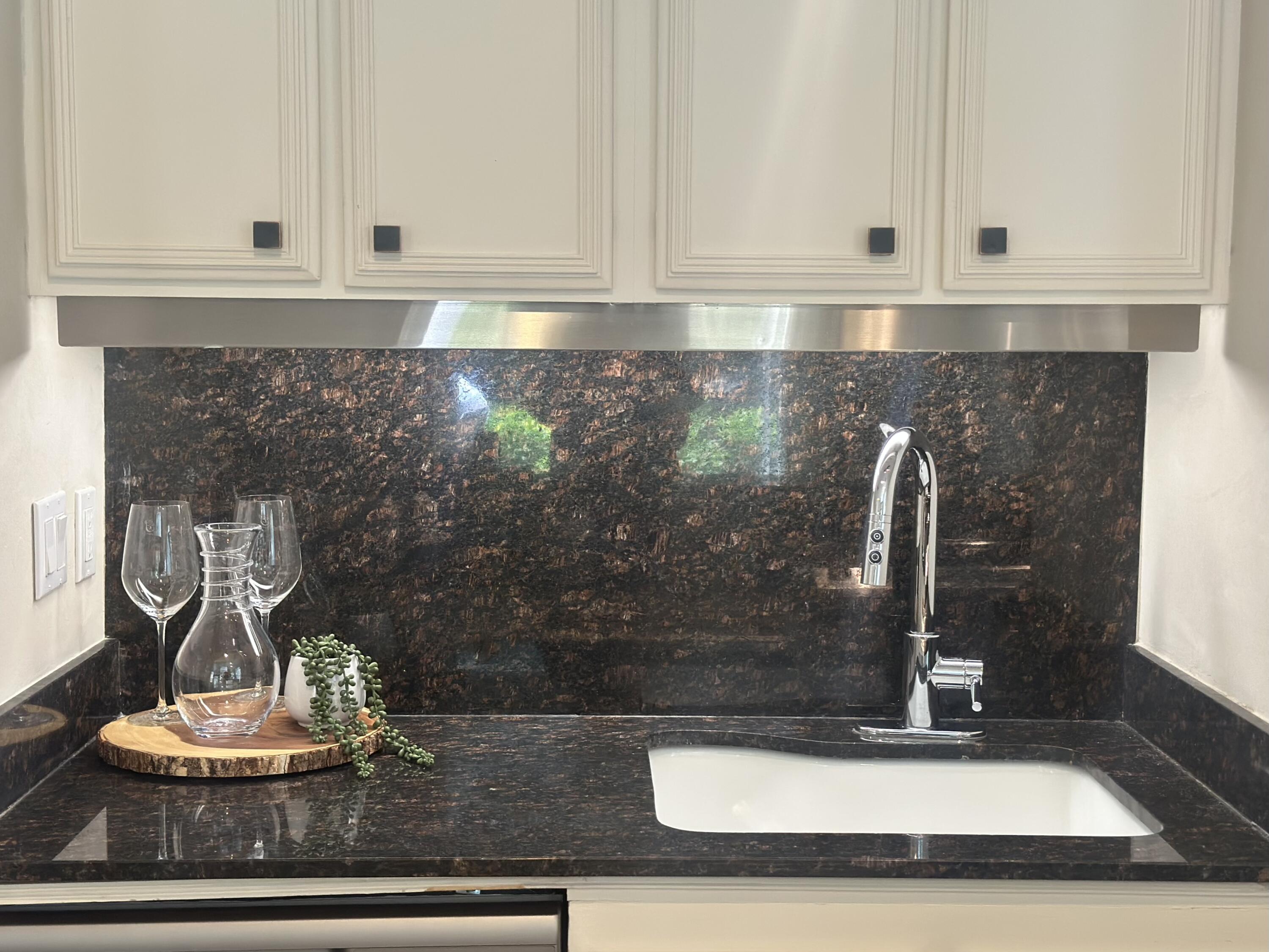 2224 Bonne Vie Condo Road Sun Valley, ID 83353 - Photo 6 of 24 Kitchen Bar-Sink D
