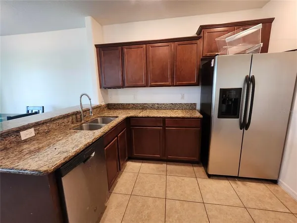 $2,000 | 949 Seminole Sky Drive, Ruskin, FL 33570