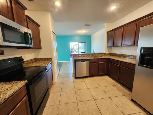 $2,000 | 949 Seminole Sky Drive, Ruskin, FL 33570