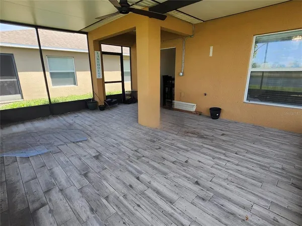 $2,000 | 949 Seminole Sky Drive, Ruskin, FL 33570