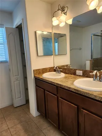 $2,000 | 949 Seminole Sky Drive, Ruskin, FL 33570