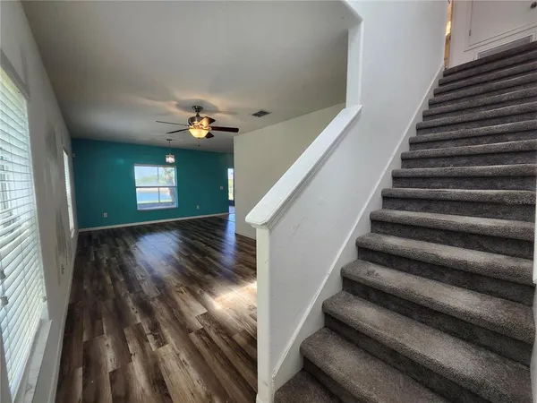 $2,000 | 949 Seminole Sky Drive, Ruskin, FL 33570