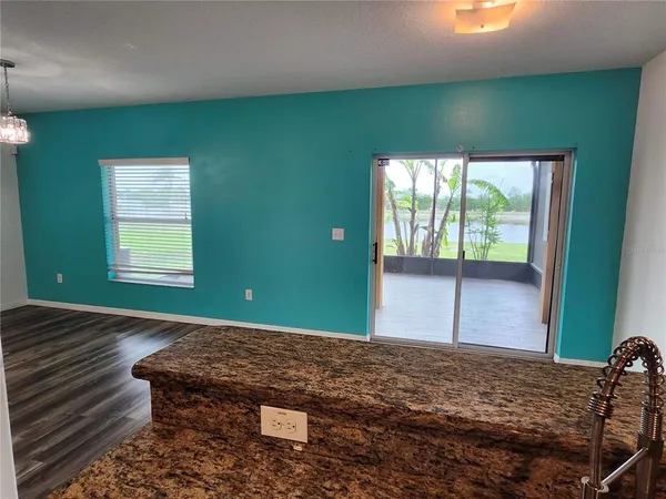 $2,000 | 949 Seminole Sky Drive, Ruskin, FL 33570