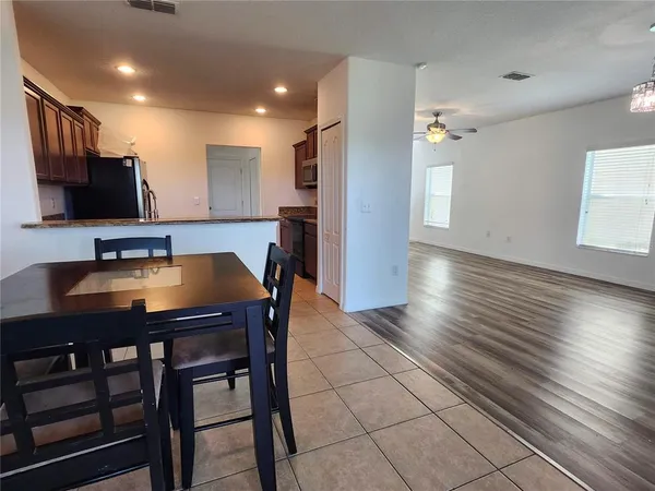 $2,000 | 949 Seminole Sky Drive, Ruskin, FL 33570