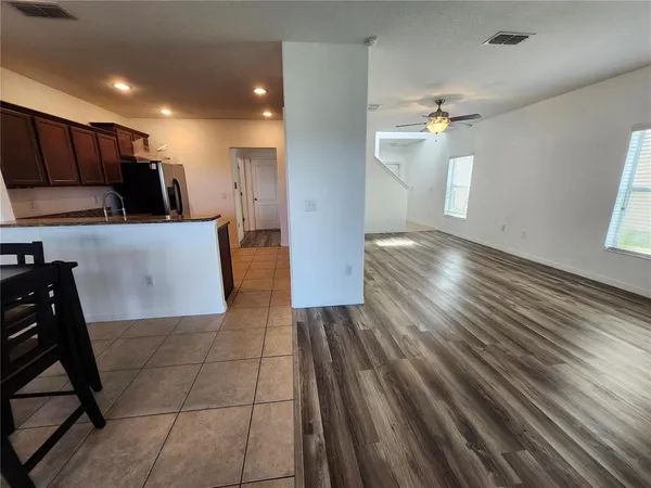 $2,000 | 949 Seminole Sky Drive, Ruskin, FL 33570