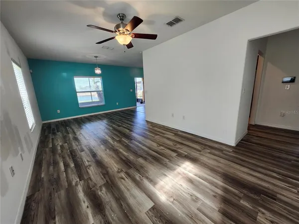 $2,000 | 949 Seminole Sky Drive, Ruskin, FL 33570