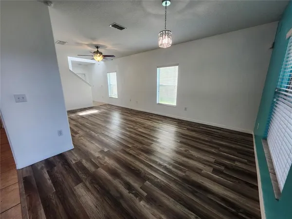 $2,000 | 949 Seminole Sky Drive, Ruskin, FL 33570