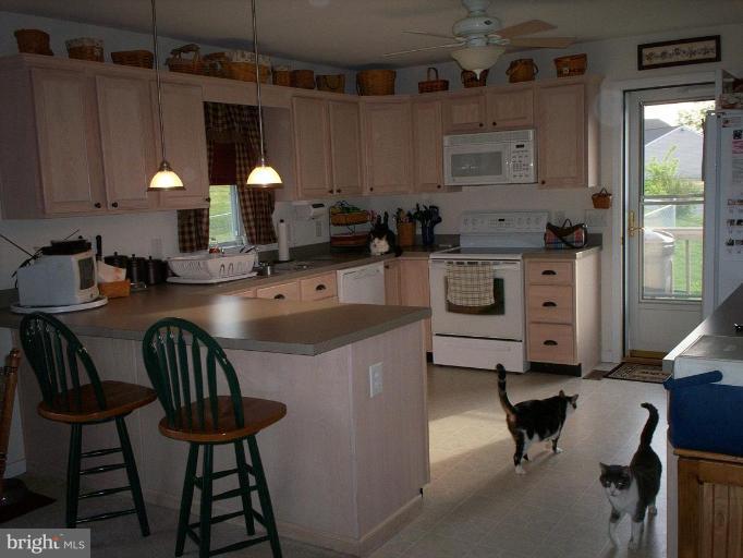 16445 Fairview Road Hagerstown, MD 21740 - Photo 3 of 11 Kitchen
