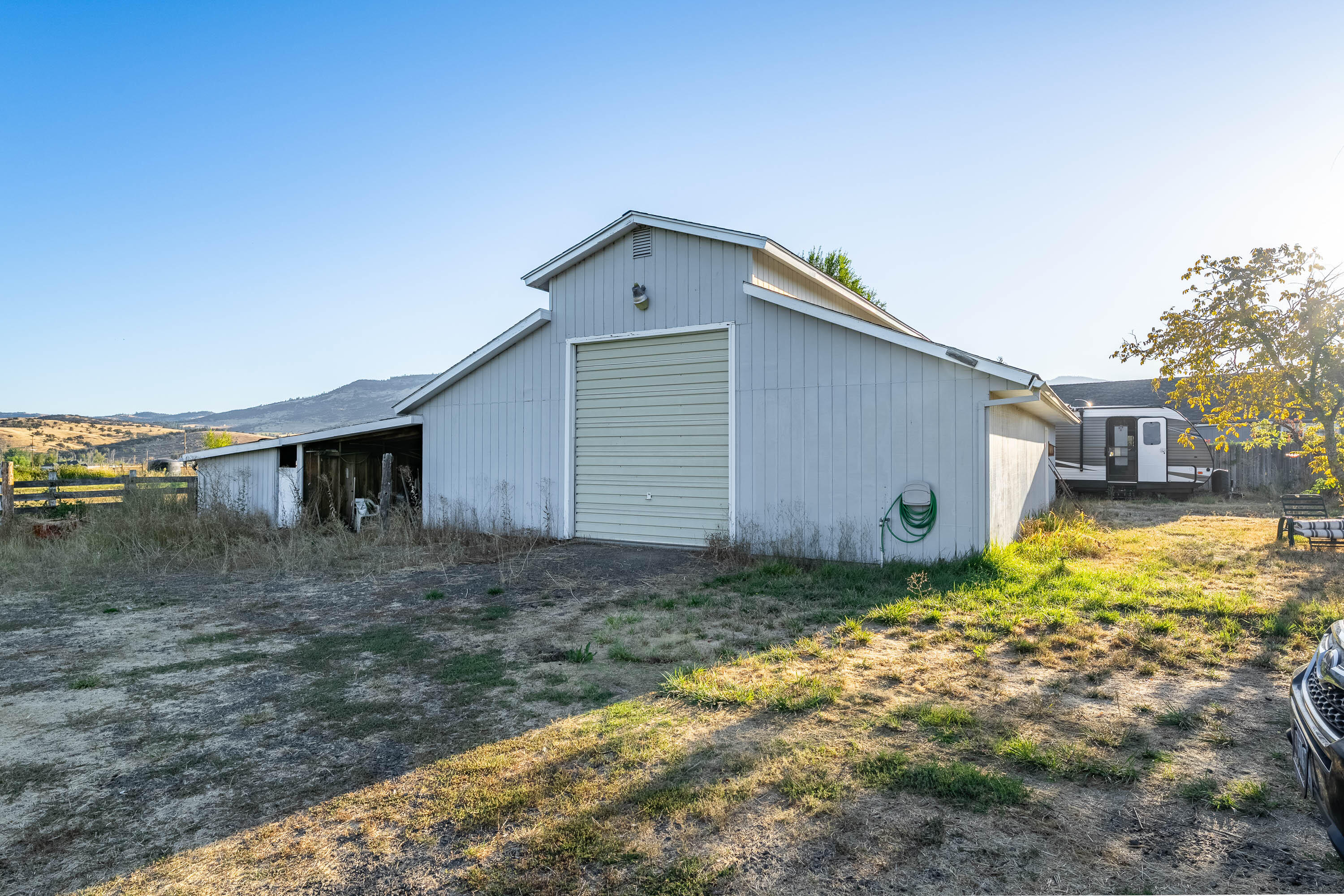 230 Hartley Road Phoenix, OR 97535 - Photo 10 of 38 EXT (3 of 5)