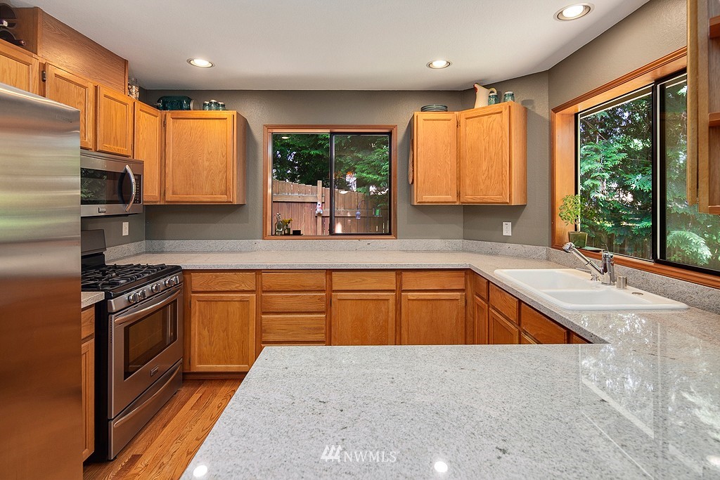 23507 Meridian Avenue South Bothell, WA 98021 - Photo 2 of 20