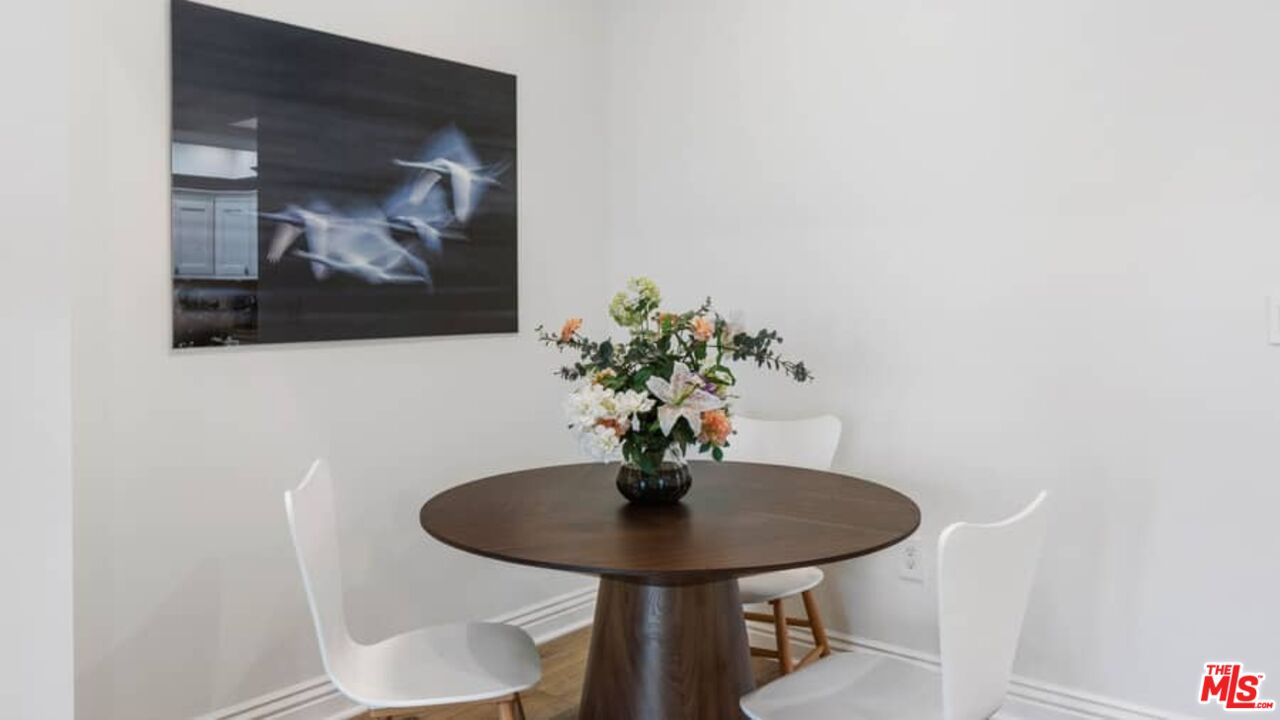 261 South Reeves Drive Beverly Hills, CA 90212 - Photo 8 of 43