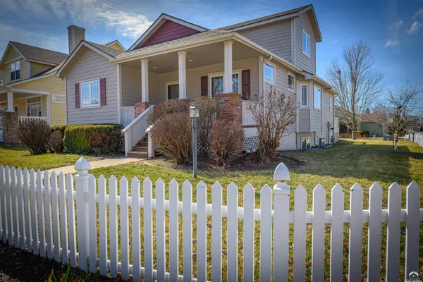 $450,000 | 401 Casa Bonita Drive, Lawrence, KS 66049