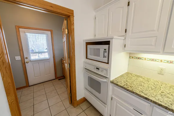 $435,000 | 401 Casa Bonita Drive, Lawrence, KS 66049