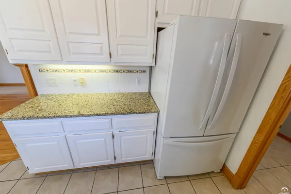 $435,000 | 401 Casa Bonita Drive, Lawrence, KS 66049