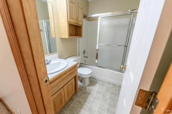 $435,000 | 401 Casa Bonita Drive, Lawrence, KS 66049