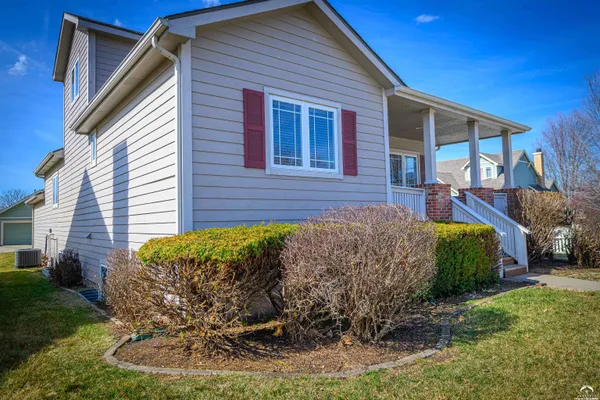 $435,000 | 401 Casa Bonita Drive, Lawrence, KS 66049