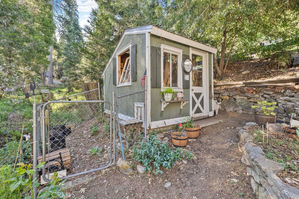 23328 Brookside Road Crestline, CA 92325 - Photo 13 of 45