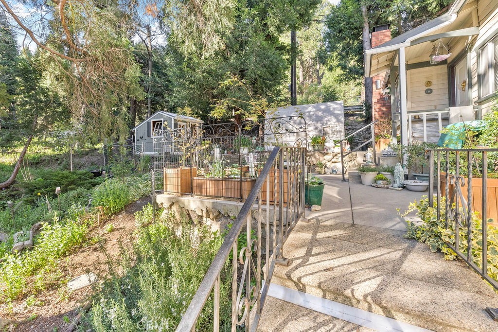 23328 Brookside Road Crestline, CA 92325 - Photo 8 of 40 a view of city