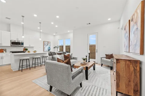 $2,500 | 1308 Neiman Lane, Houston, TX 77091