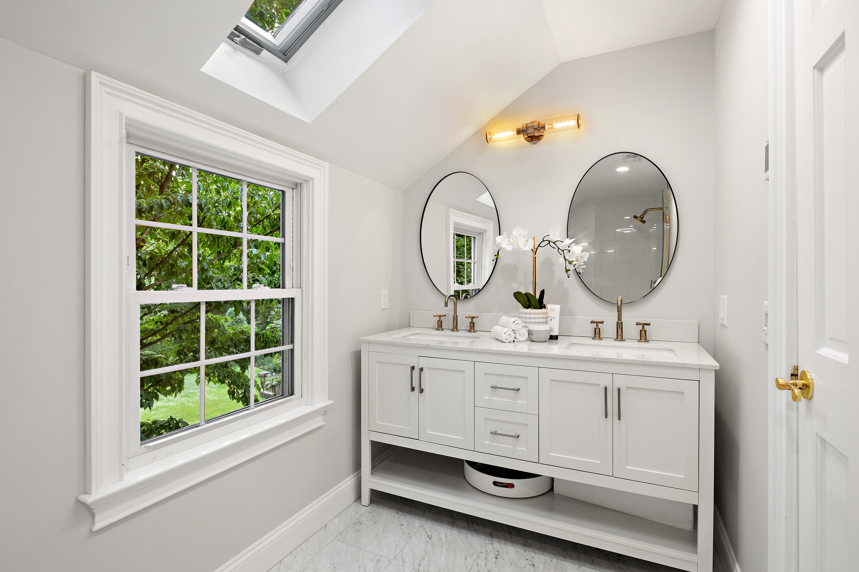 69 Mariomi Road New Canaan, CT 06840 - Photo 14 of 30 a view of a mirror with front door