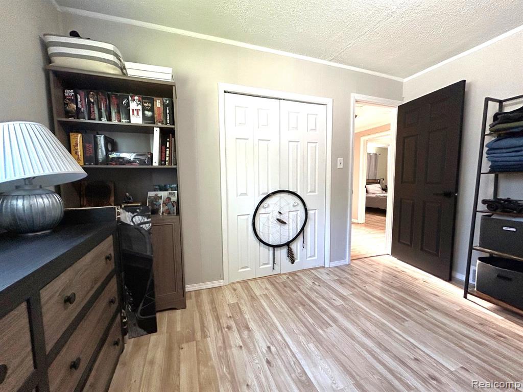 919 Beardon Road Lake Orion, MI 48362 - Photo 6 of 18