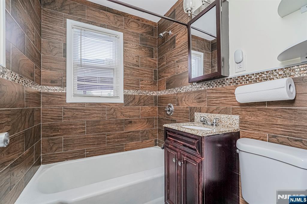 42 Long Valley Road Lodi, NJ 07644 - Photo 18 of 32