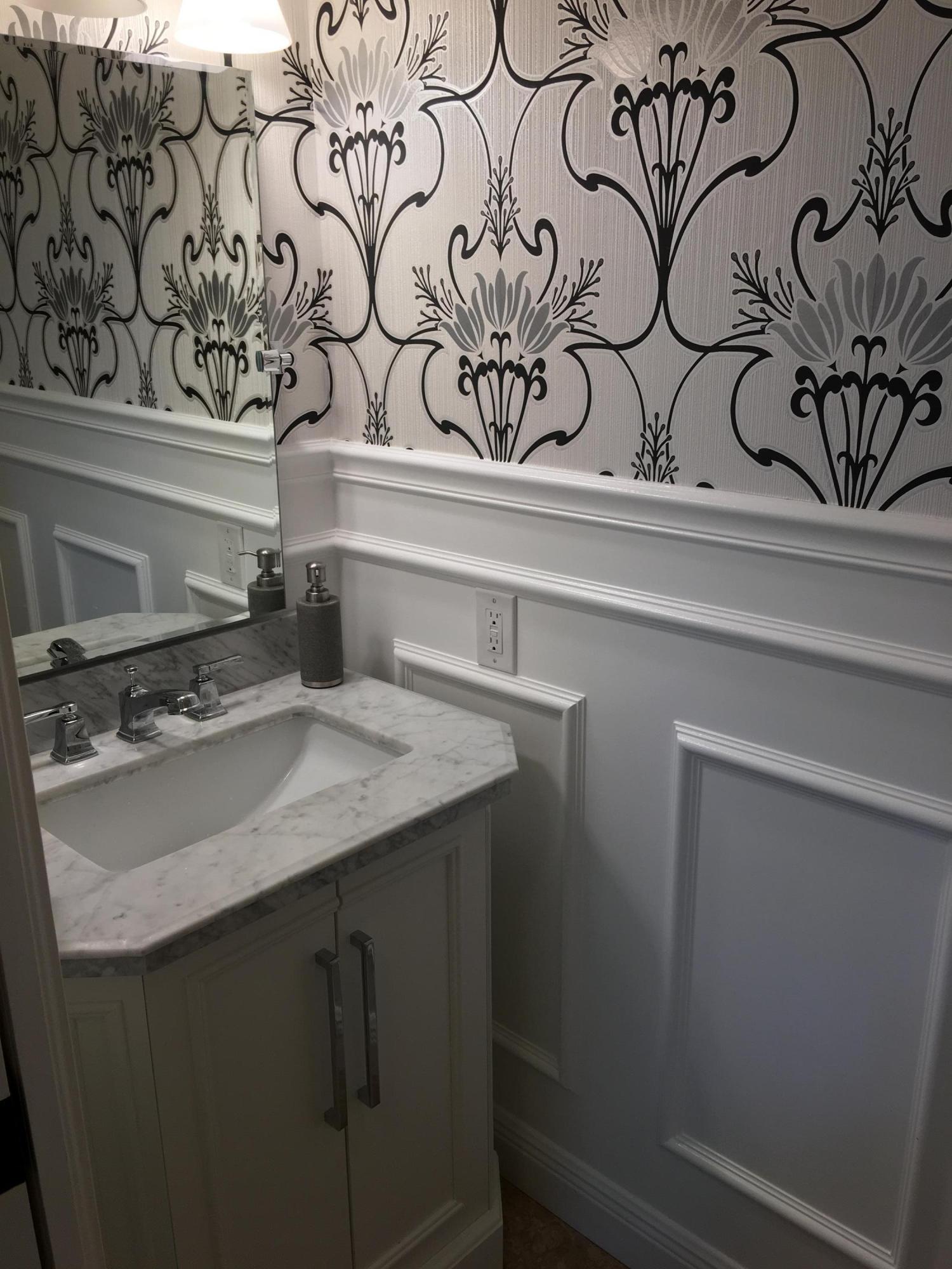 2483 Northwest 39th Street Boca Raton, FL 33431 - Photo 20 of 23 Powder Room
