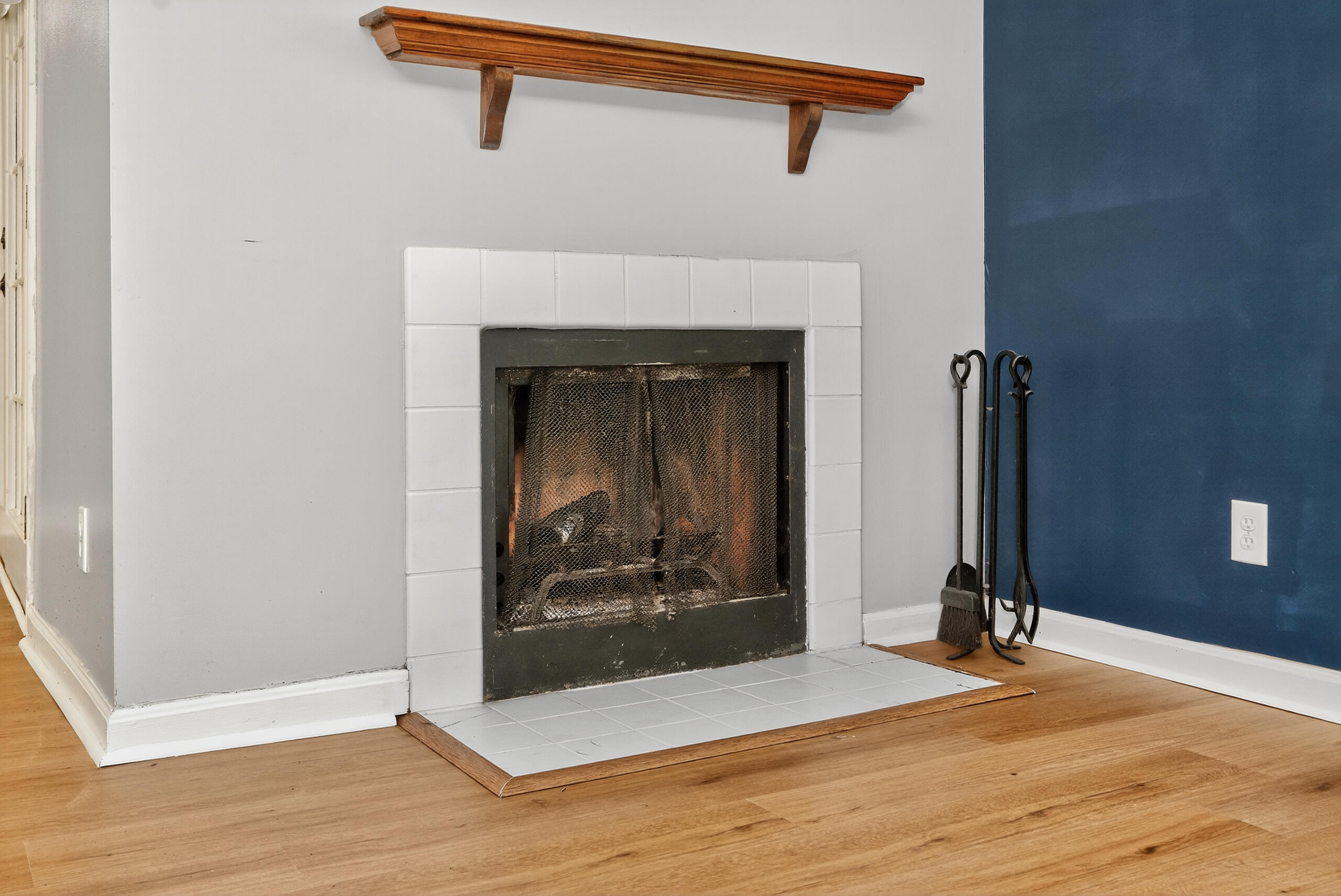 421 Redding Road, Unit 70 Lexington, KY 40517 - Photo 5 of 18 Fireplace