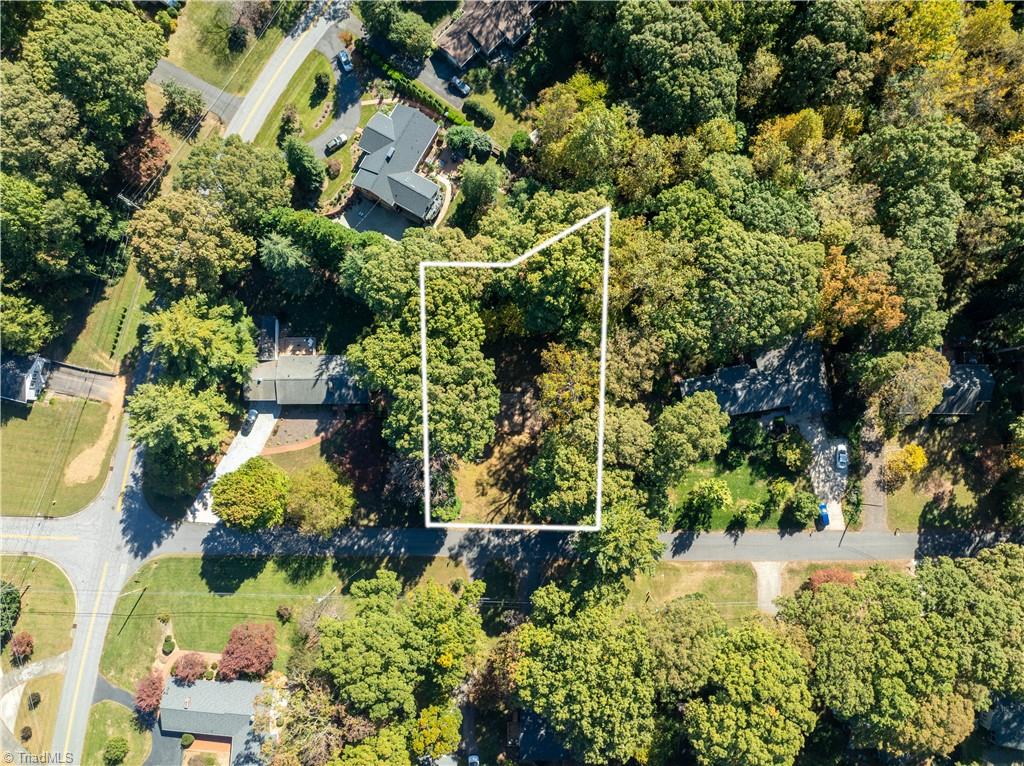 1039 Huntingdon Road Winston-Salem, NC 27104 - Photo 2 of 48