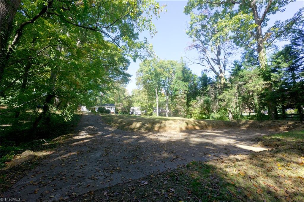 1039 Huntingdon Road Winston-Salem, NC 27104 - Photo 37 of 48