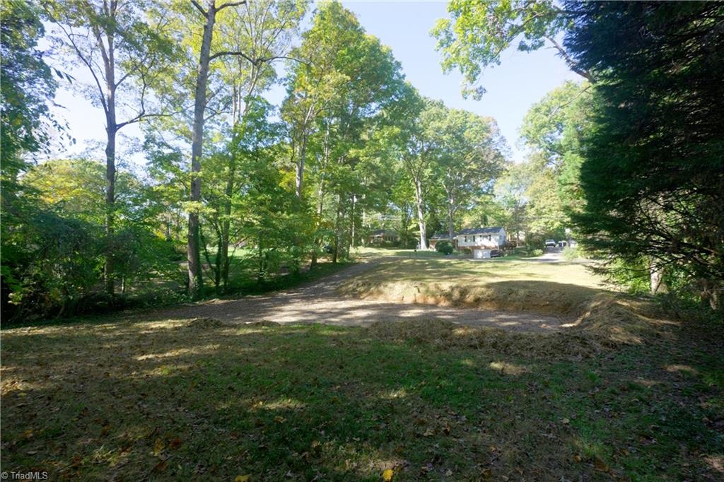 1039 Huntingdon Road Winston-Salem, NC 27104 - Photo 38 of 48