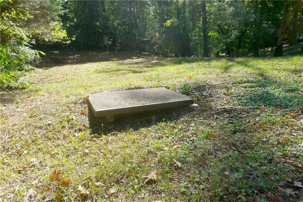 1039 Huntingdon Road Winston-Salem, NC 27104 - Photo 42 of 48