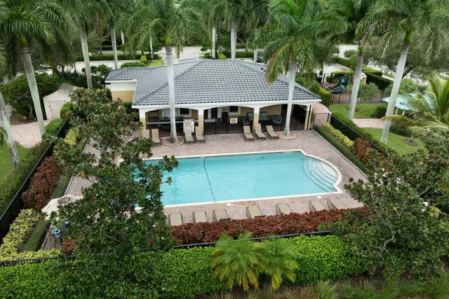 $264,000 | 1561 Southeast Hampshire Way, Unit 104, Stuart, FL 34994