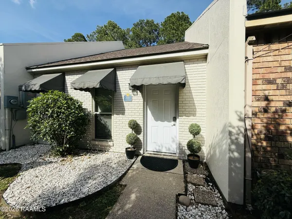 $189,900 | 205 Long Plantation Boulevard, Unit J, Lafayette, LA 70508