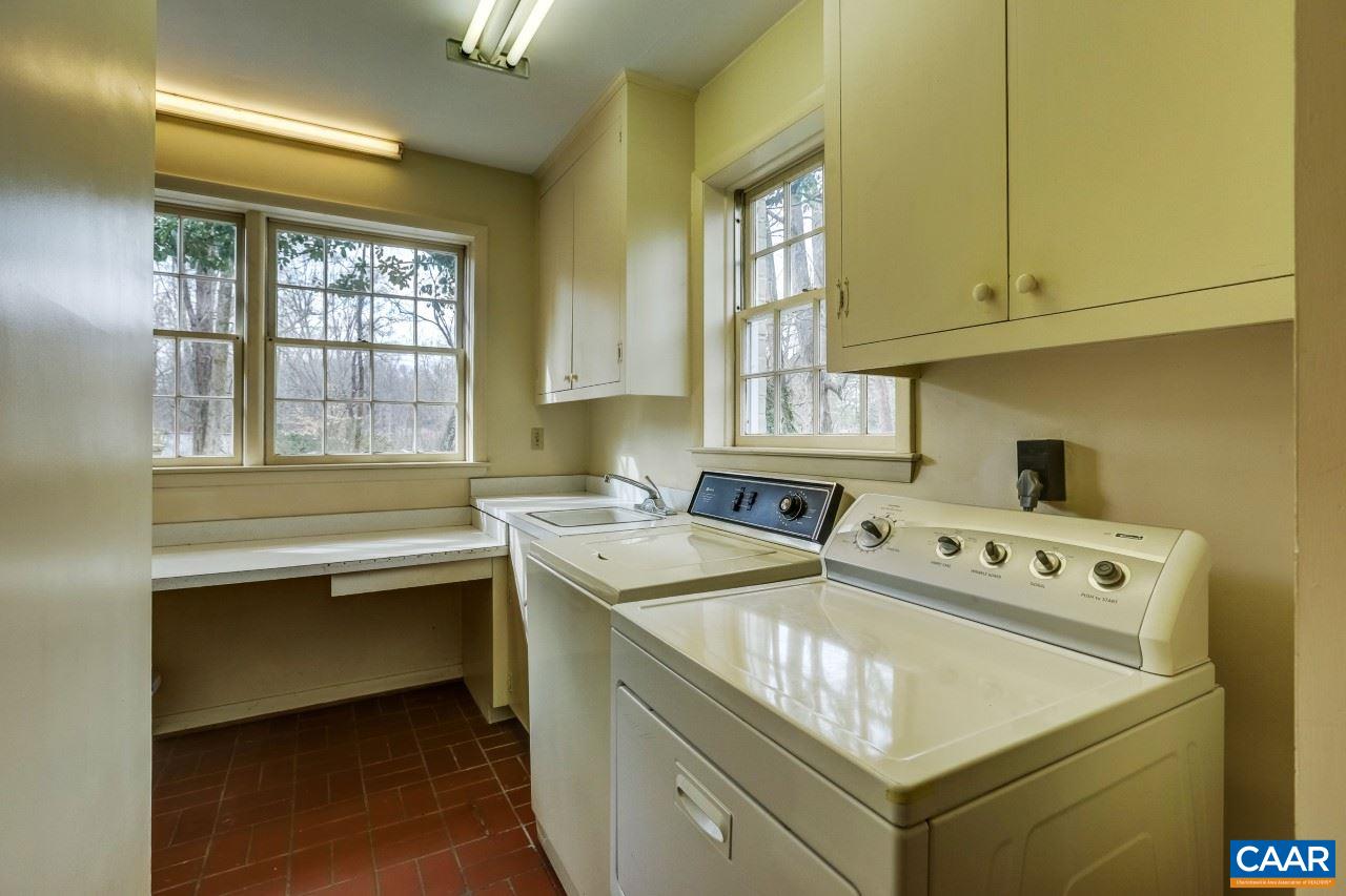 1503 Rugby Road Charlottesville, VA 22903 - Photo 24 of 40 a utility room with washer and dryer