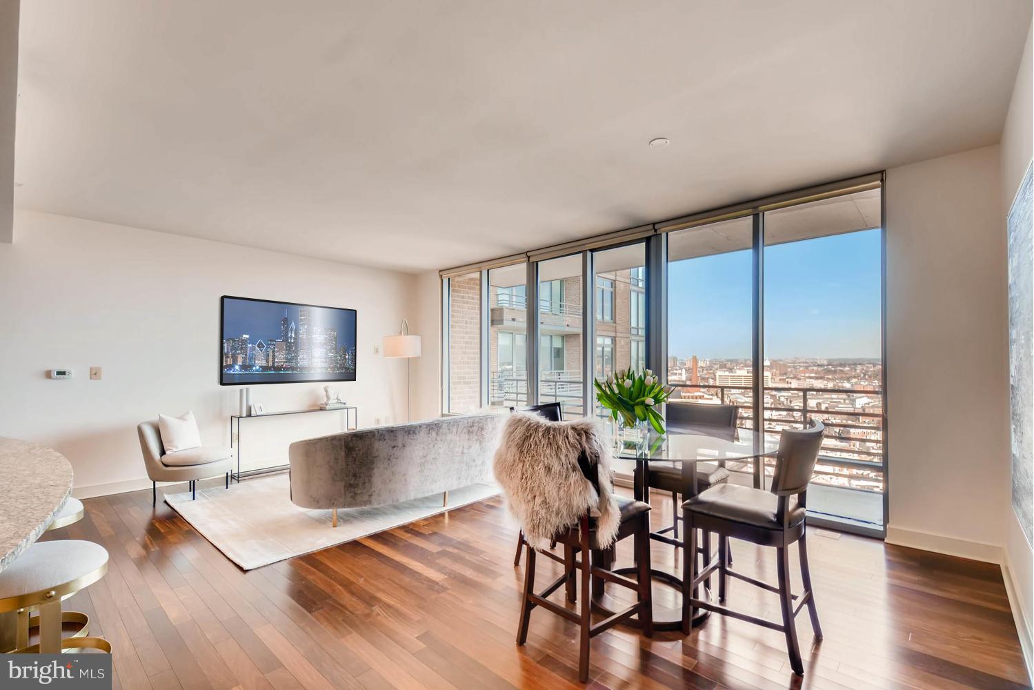 675 President Street, Unit 1806 Baltimore, MD 21202 - Photo 3 of 30 DINING ROOM