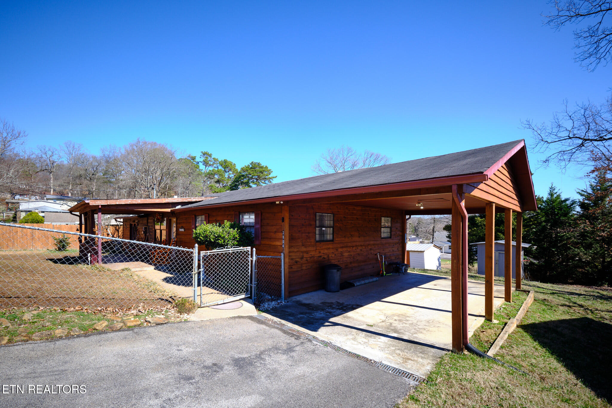 2004 Flagler Road Knoxville, TN 37912 - Photo 2 of 34 2004 Flagler Rd Knoxville 37912 4