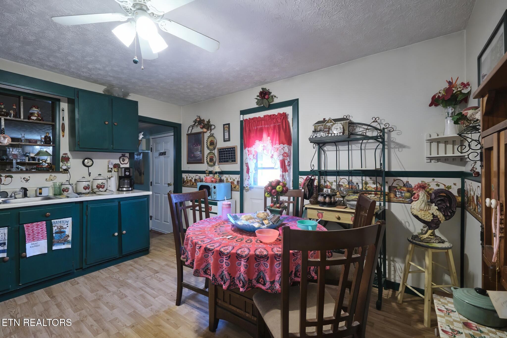 2004 Flagler Road Knoxville, TN 37912 - Photo 10 of 34 2004 Flagler Rd Knoxville 37912 19