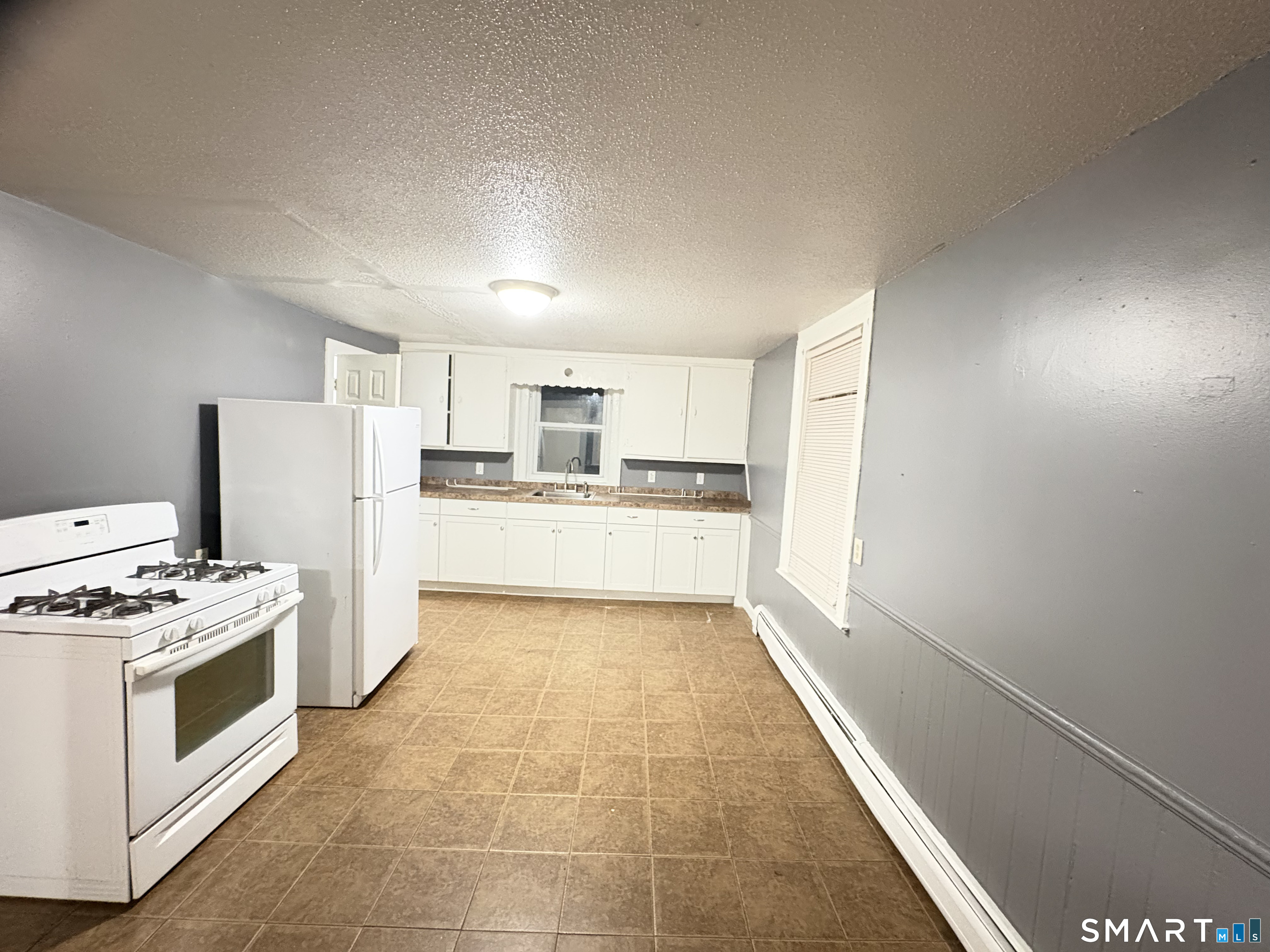 121 Willow Street Meriden, CT 06450 - Photo 9 of 39