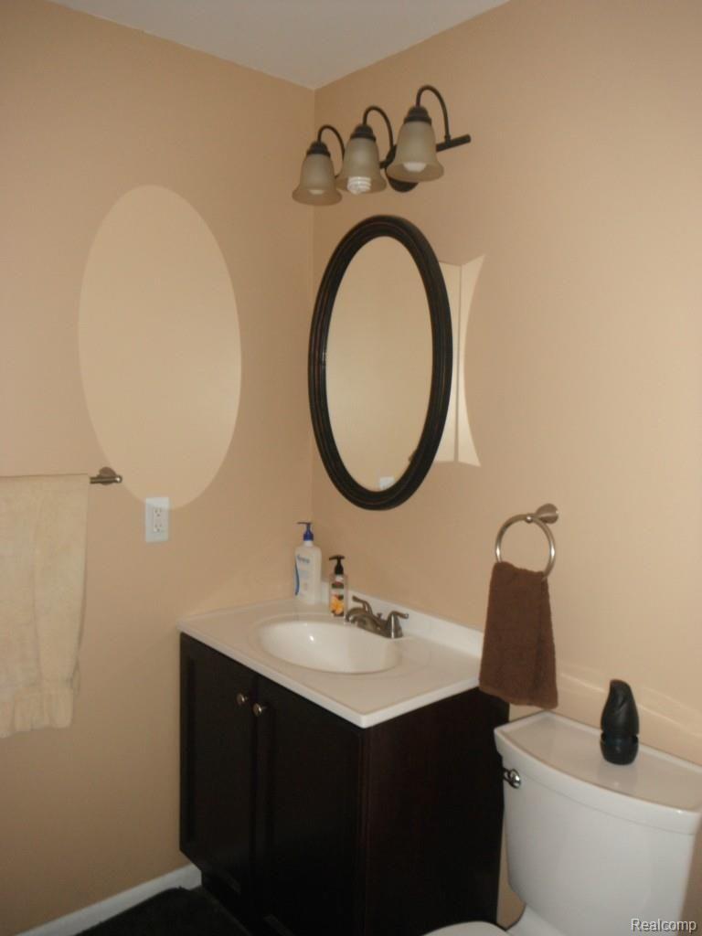 41405 Edison Lake Road Belleville, MI 48111 - Photo 9 of 21 41405 Edison Lake Rd 006.jpg