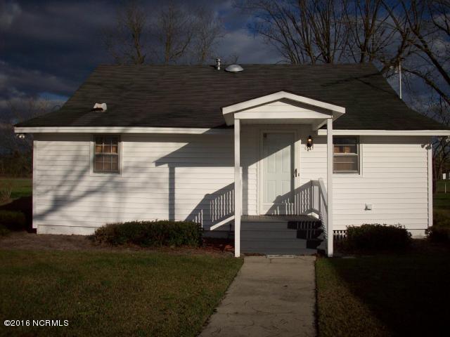 1020 Barnes Road Orrum, NC 28369 - Photo 4 of 28 4 rear